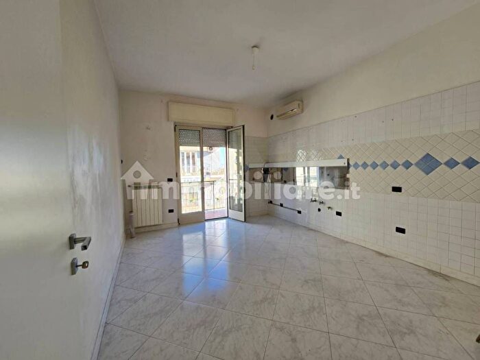 Appartamento con 5 locali in affitto in Via Francesco Cilea, Aversa