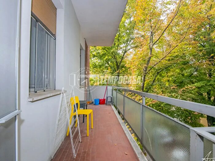 Appartamento trilocale in vendita in Via Puccini, Modena