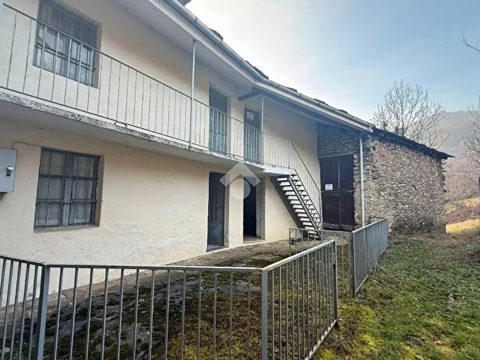 Casa con 6 locali in vendita in Borgata Tuglie, Monastero Di Lanzo