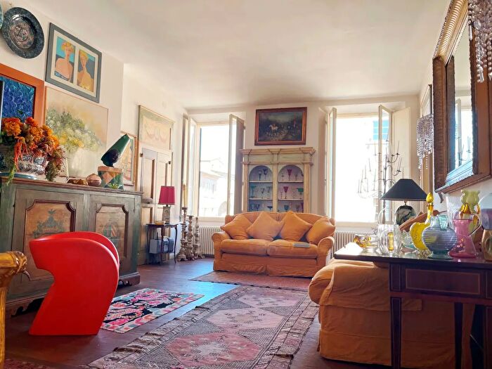 Appartamento con 8 locali in vendita in Osimo