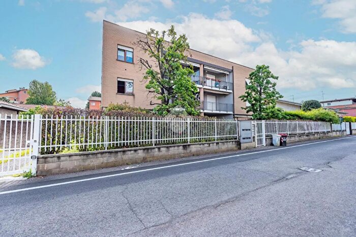 Appartamento quadrilocale in vendita in Via Treves, Lainate