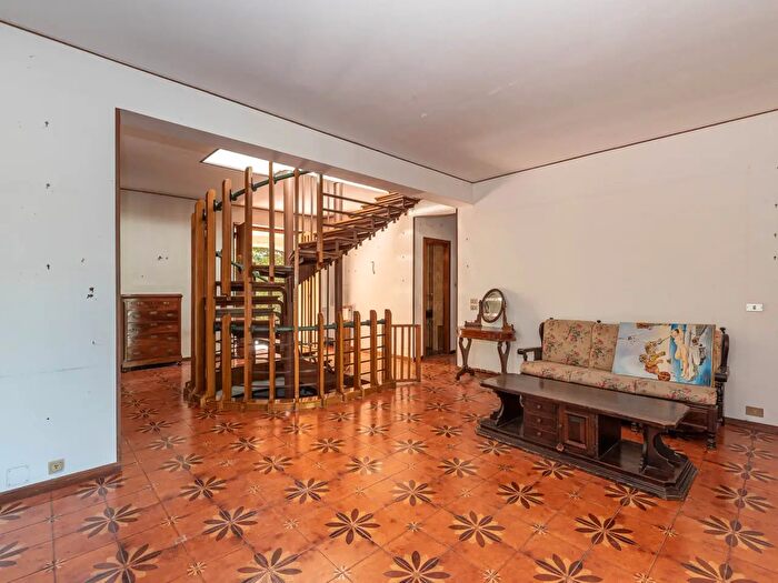 Casa con 9 locali in vendita in Viale dell'Olimpo, Palermo