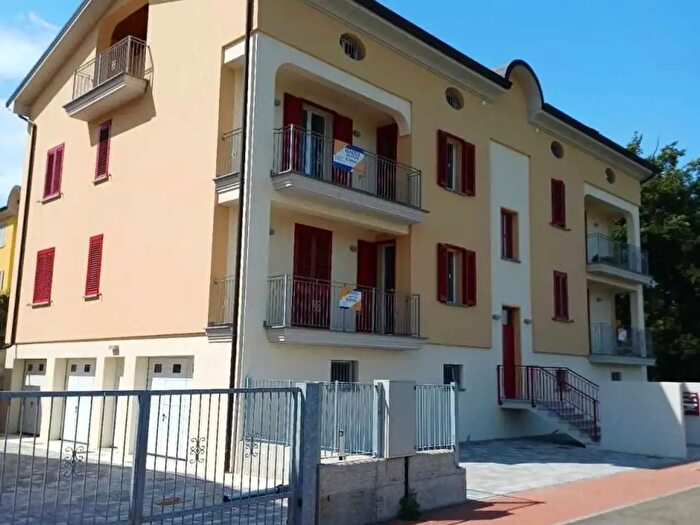 Appartamento con 6 locali in vendita in Medesano