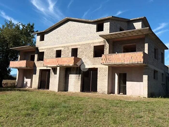 Casa con 8 locali in vendita in Via Taverne Vecchie, San Vittore Del Lazio