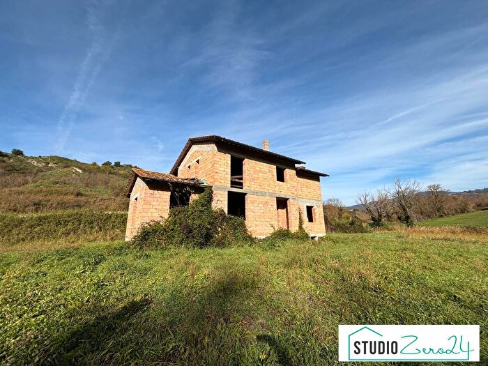Casa con 10 locali in vendita in Guardea