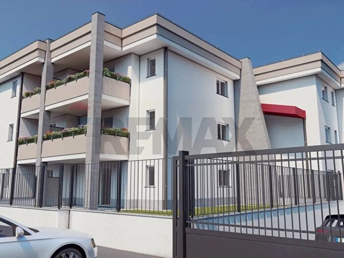 Case in Vendita e in Affitto - 3