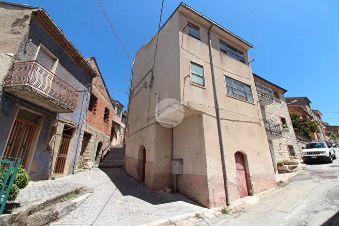 Appartamento trilocale in vendita in Via Trento, Busso