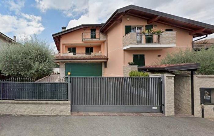 Casa con 5 locali in vendita in Via Eugenio Barsanti, Villa Cortese