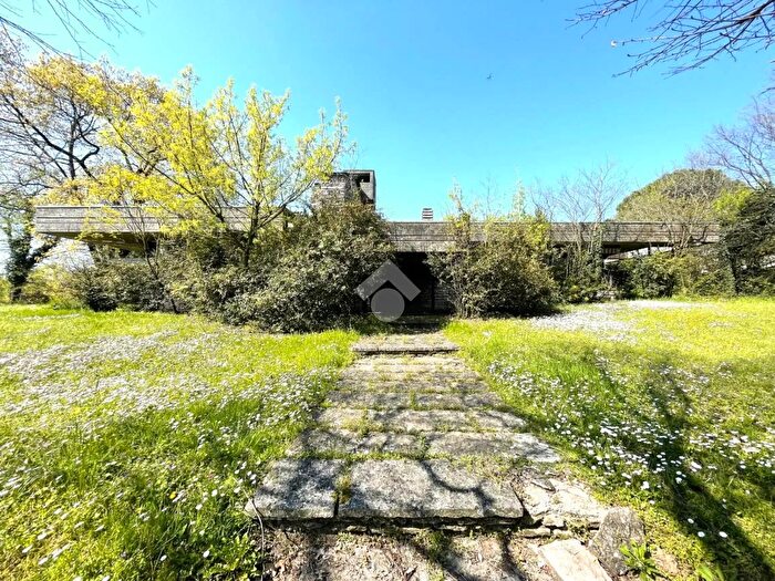 Casa con 8 locali in vendita in Via Morandi, Vescovato