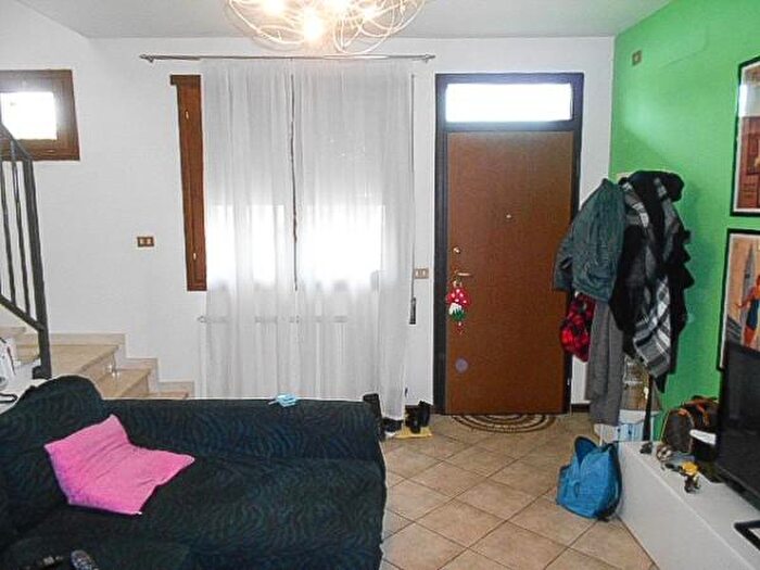 Casa con 5 locali in vendita in Via Angeli, Adria
