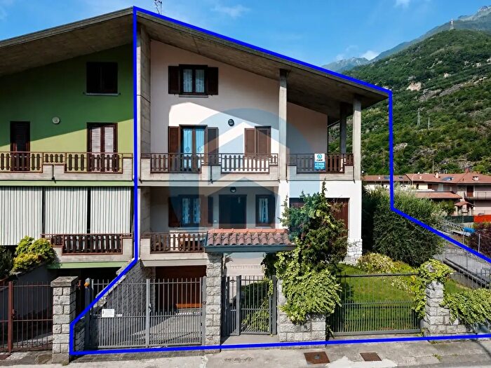 Casa quadrilocale in vendita in Via Prat De Paie, Capo Di Ponte