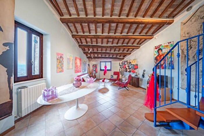 Appartamento quadrilocale in vendita in Corso Goffredo Mameli, Montefalco