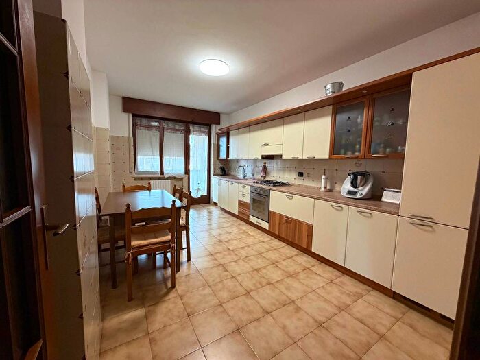 Appartamento trilocale in affitto in Via Pietro Mascagni, Santa Croce, Verona