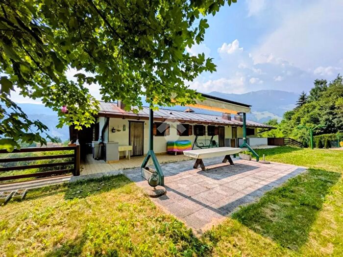 Appartamento trilocale in vendita in Località Monte Cucco, Ferrara Di Monte Baldo
