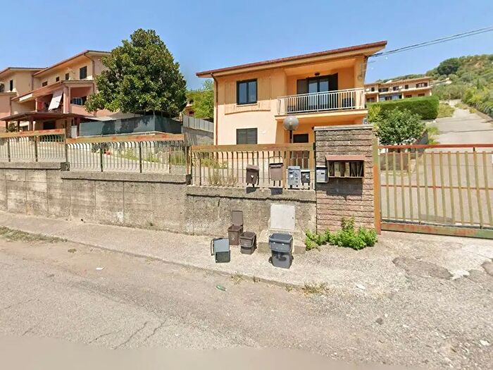Casa con 6 locali in vendita in Rende