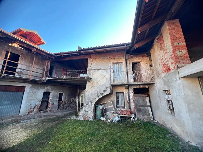 Casa quadrilocale in vendita in Via Varetto, Mathi