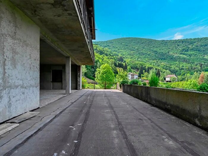 Appartamento con 5 locali in vendita in Via Gregorio Vescovo, Albino