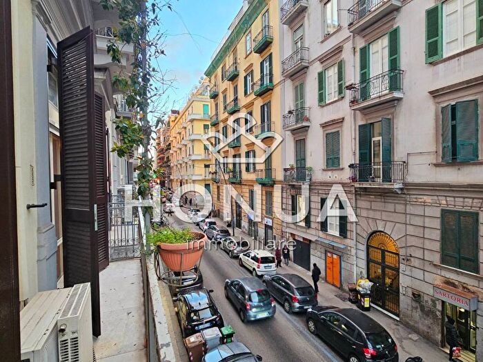 Appartamento bilocale in affitto in Piazzetta Durante, Vomero, Napoli