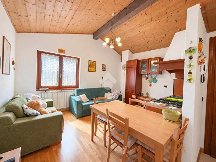 Appartamento bilocale in vendita in Via Motta, Villa Di Tirano