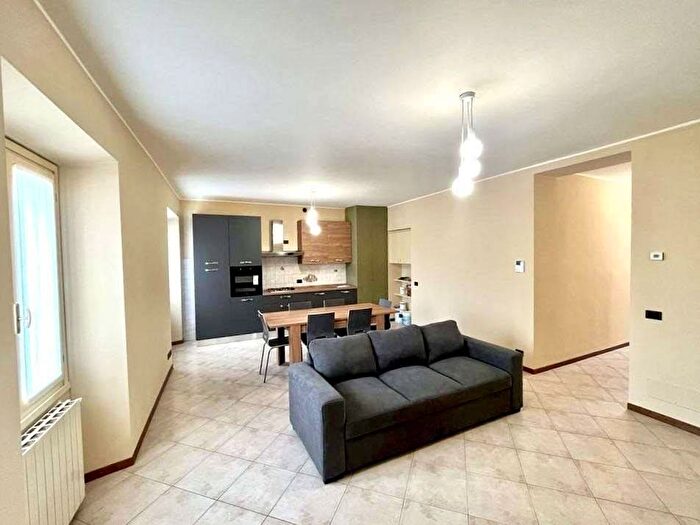 Appartamento trilocale in affitto in via Angelo Maj, Borgo Palazzo, Bergamo