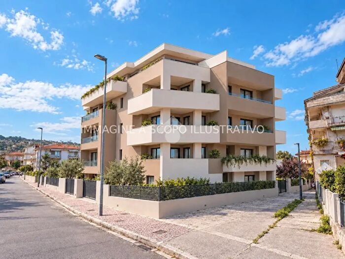 Appartamento trilocale in vendita in Via Venezia, Martinsicuro