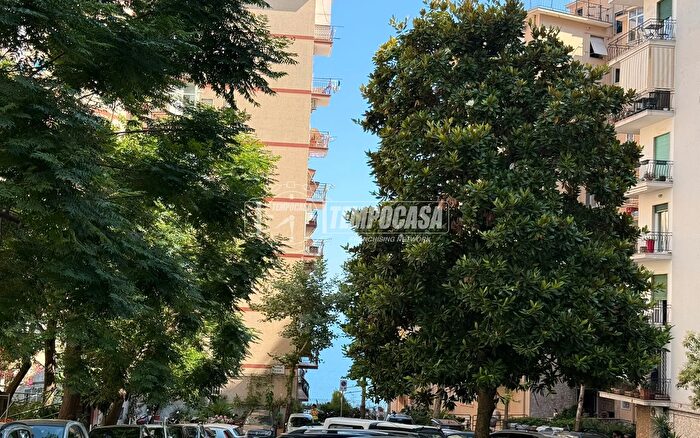 Appartamento quadrilocale in vendita in Via Ugo Ricci, Napoli