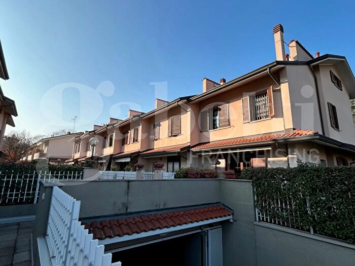 Casa in vendita in Via Fratelli Cairoli, Novate Milanese