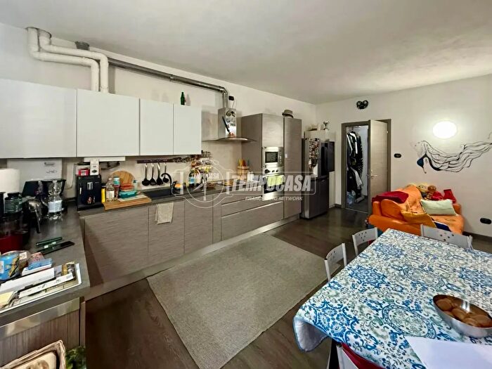 Appartamento quadrilocale in vendita in Via San Francesco a, Correzzana