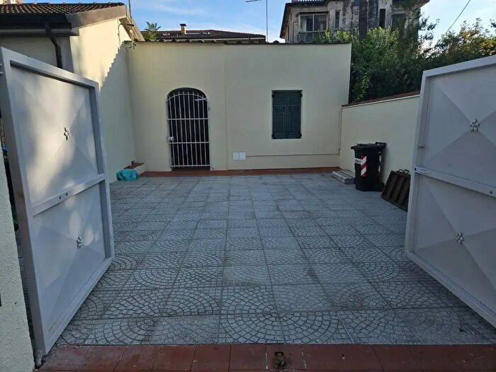 Casa trilocale in affitto in a Genova, Carrara