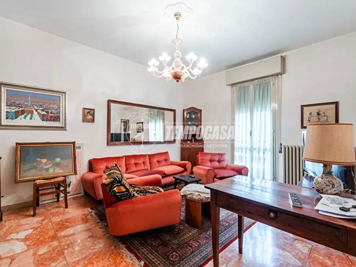 Appartamento trilocale in vendita in Via Giovanni Battista Amici, Modena