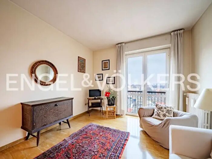 Appartamento trilocale in vendita in Alzaia Naviglio Pavese, Milano