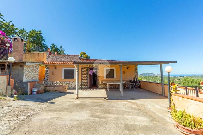 Casa quadrilocale in vendita in Contrada Accia Petrusa, Misilmeri