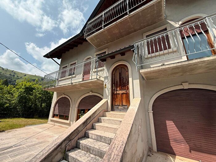 Appartamento quadrilocale in vendita in Via Chiesa, Asiago