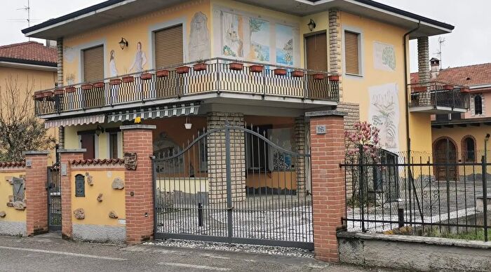 Casa quadrilocale in vendita in Via Vignale Cremosano Cremona Lombardia Italia, Cremosano