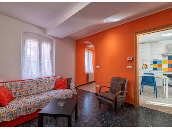 Appartamento trilocale in affitto in Via Gavarone, Centro, Varazze
