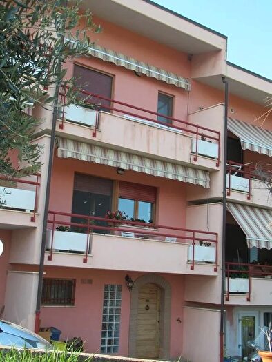Casa con 8 locali in vendita in Via Ulderico De Cesaris, Spoltore