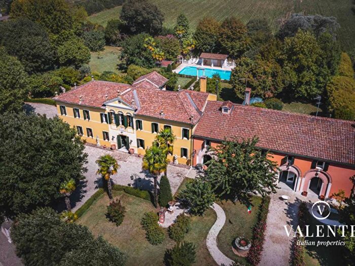 Casa con 6 locali in vendita in Via Piave, Torreselle, Piombino Dese