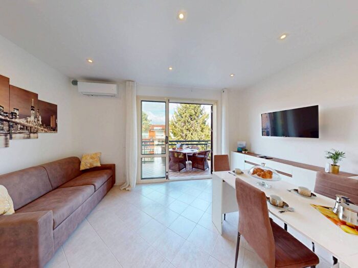 Appartamento bilocale in affitto in Via Repubblica, Pieve Vecchia Villaggio Sanghen, Manerba del Garda