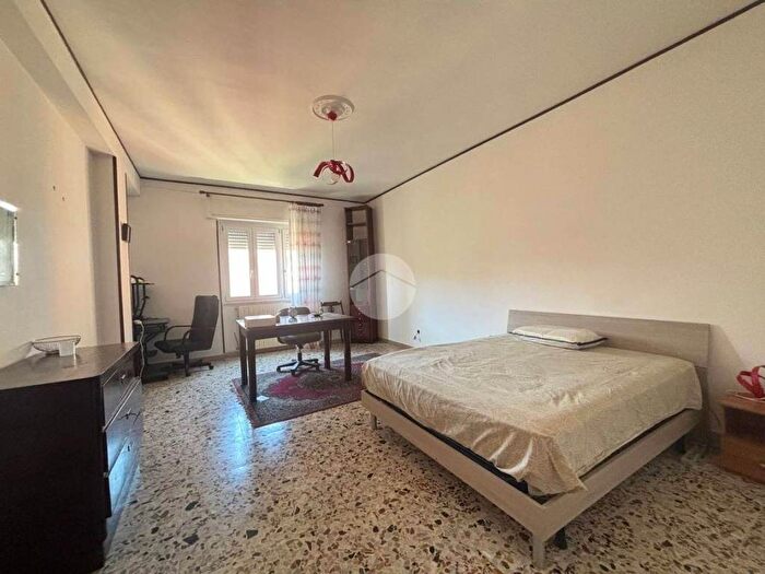 Appartamento con 5 locali in affitto in Via Trento, Lincoln, Caserta