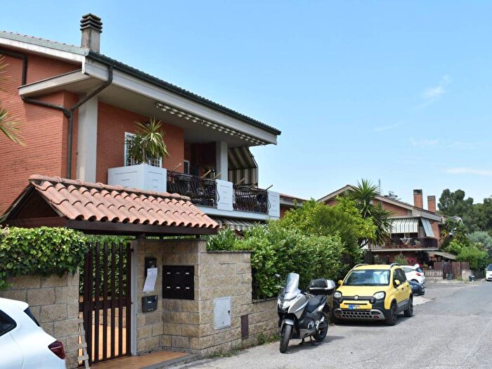 Appartamento bilocale in affitto in Via Teresio Olivelli, Santa Maria delle Mole, Marino