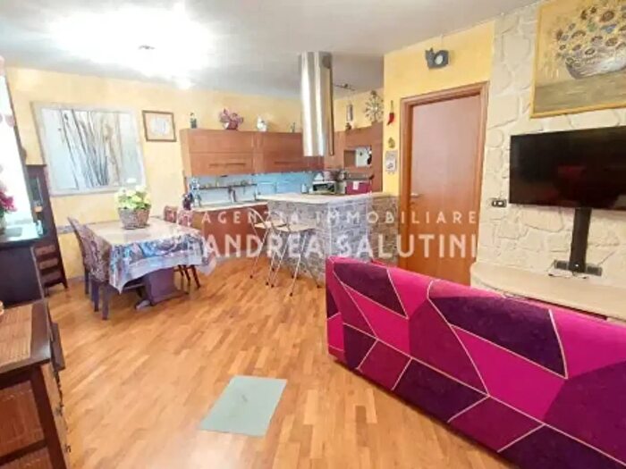 Appartamento con 5 locali in vendita in Pontedera