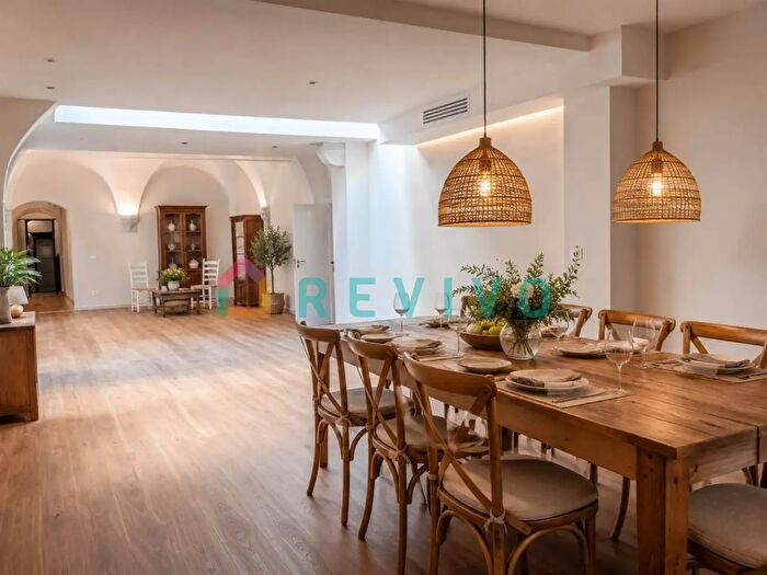Appartamento con 5 locali in affitto in Firenze