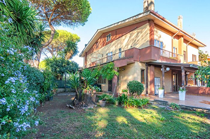 Casa con 5 locali in vendita in Via Carlo Collodi, Marino