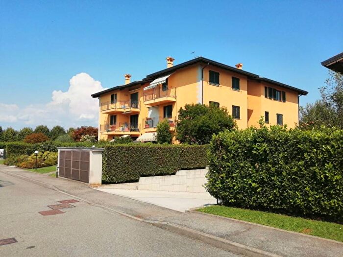 Appartamento bilocale in affitto in Via Antonio Meucci, Centro, Guanzate