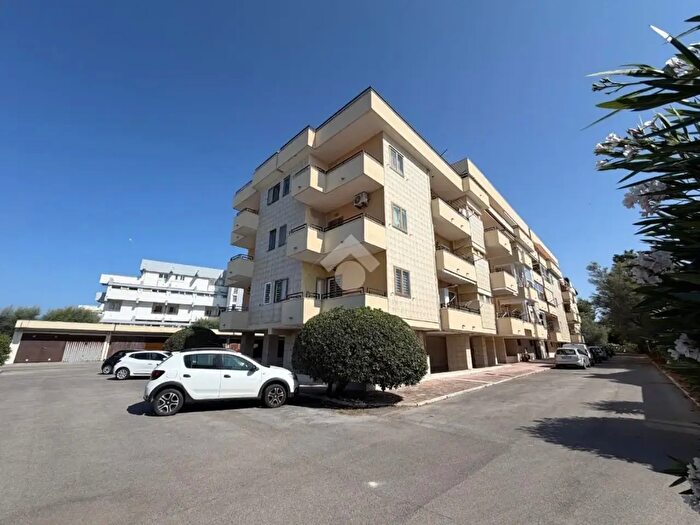Appartamento trilocale in vendita in Via Tenente Massaro di Palese, Bari