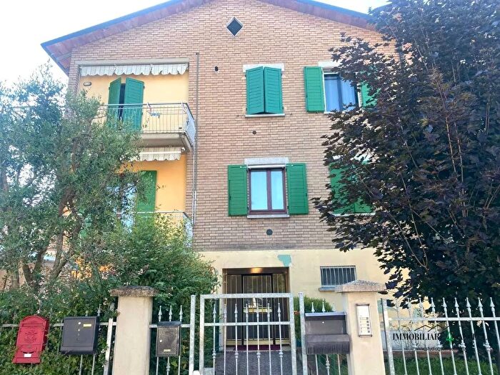 Appartamento quadrilocale in vendita in Via Manzoni Quattro Castella, Quattro Castella