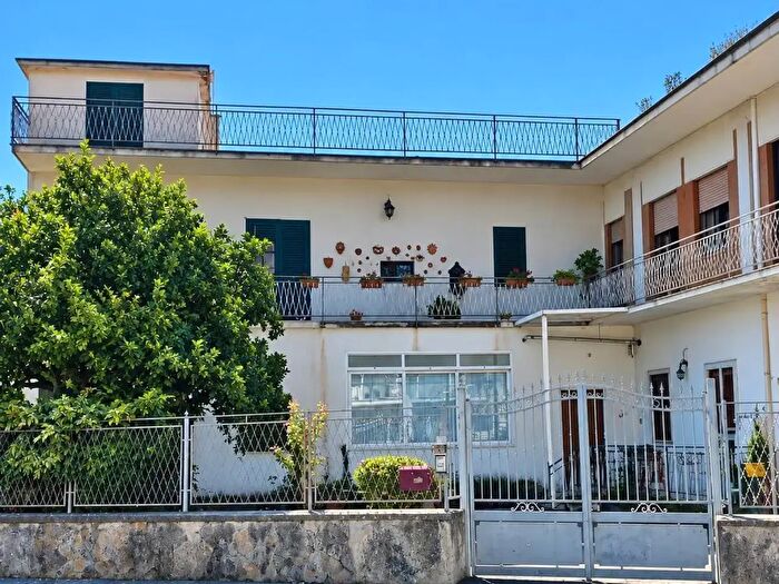Appartamento trilocale in vendita in Via Martiri Atellani, Sant'Arpino