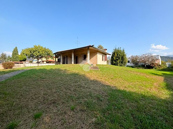 Casa con 5 locali in vendita in Via Bettole, Passirano