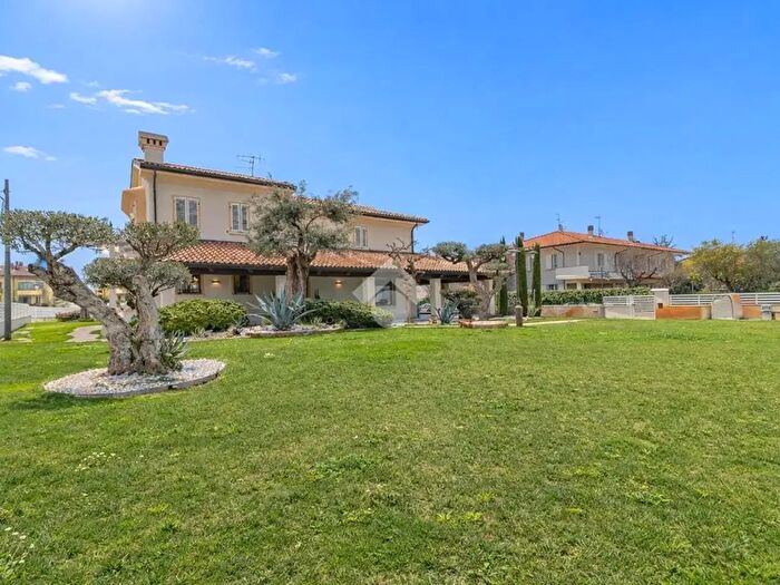 Casa con 6 locali in vendita in Via Vetreto, Cesenatico