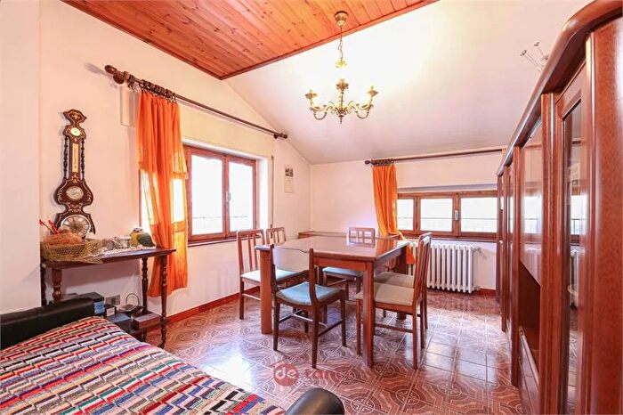 Appartamento con 5 locali in vendita in Strada Comunale di Borgonuovo Piuro So, Piuro